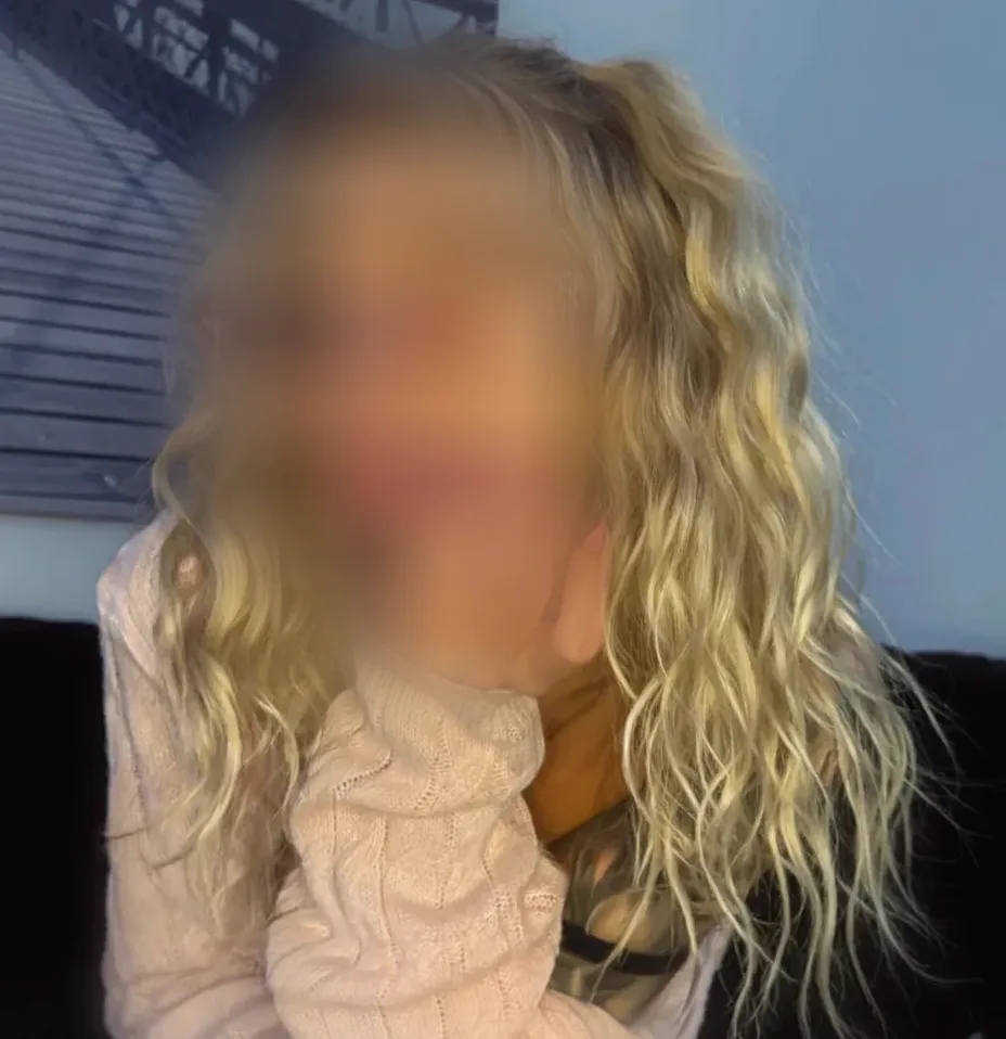 Aylin, 23